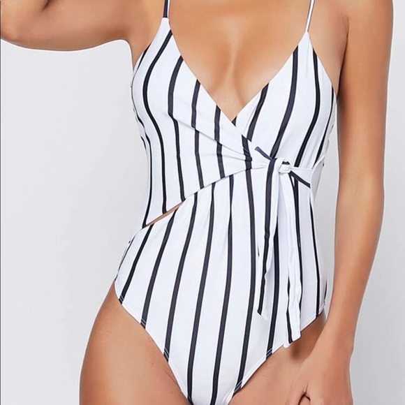 Shein one piece stripped wrap baiting suit - Picture 1 of 4